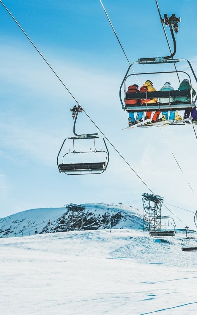 resort-skiing-activities-d25