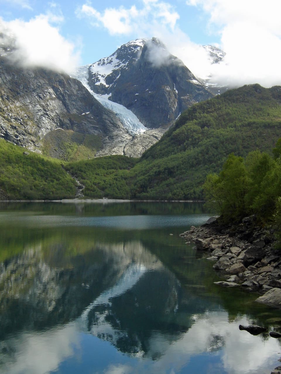 Folgefonna ice front Bondhusbreen, Mount Fynderdalshorga and Bondhus Lake