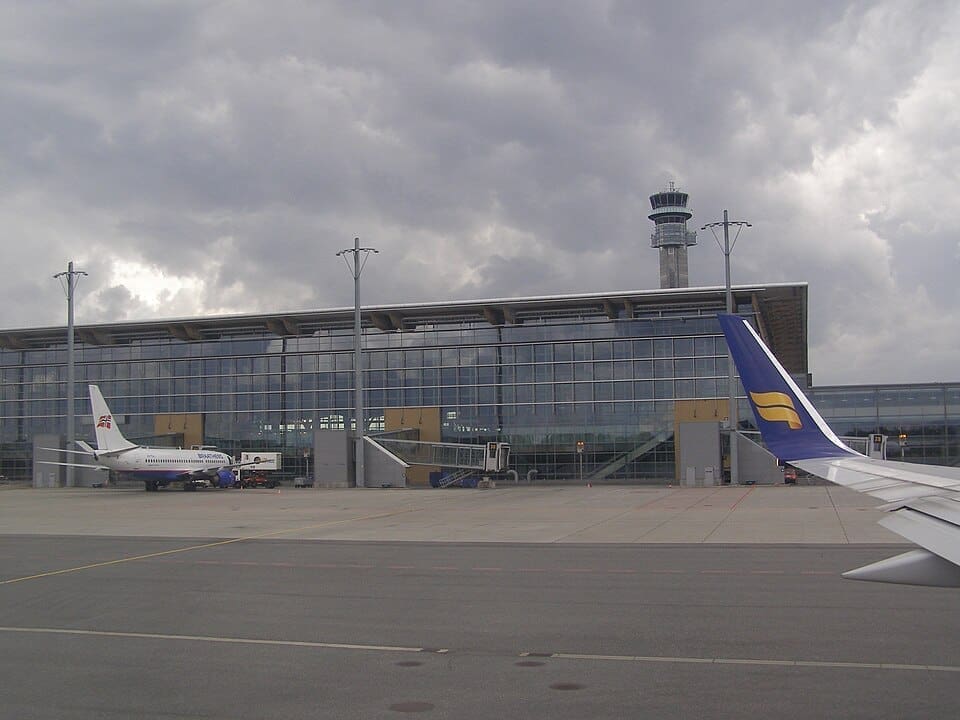Oslo Airport, Gardermoen with a Braathens Boeing 737-500 as seen from an Icelandair airplane