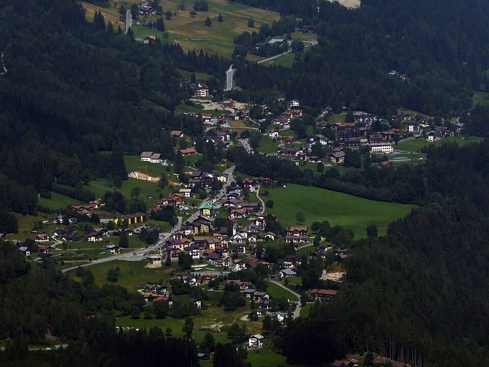 Sant'Antonio di Mavignola (Pinzolo) as seen from the path to malga Campo